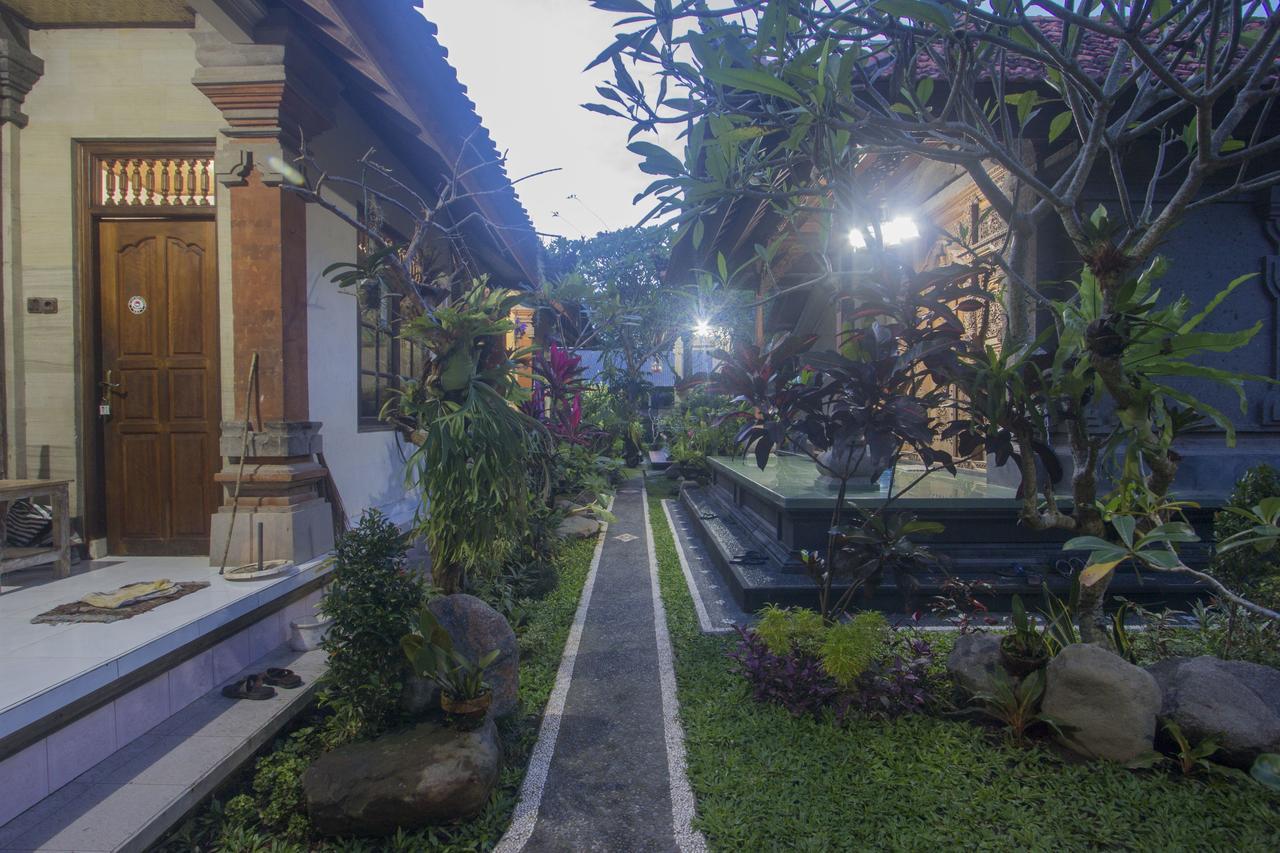 Nang Ade House Hotel Ubud  Exterior photo