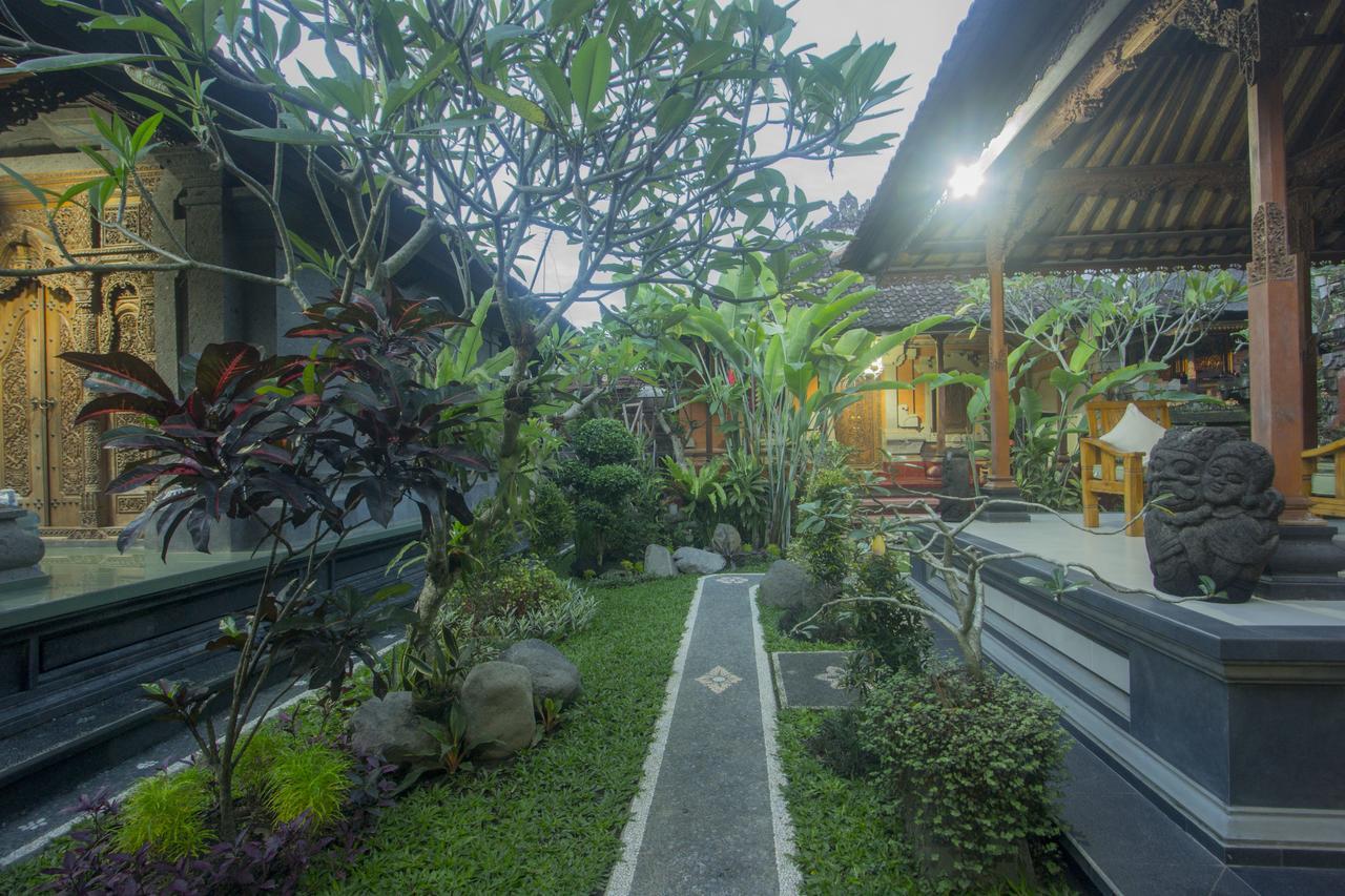 Nang Ade House Hotel Ubud  Exterior photo