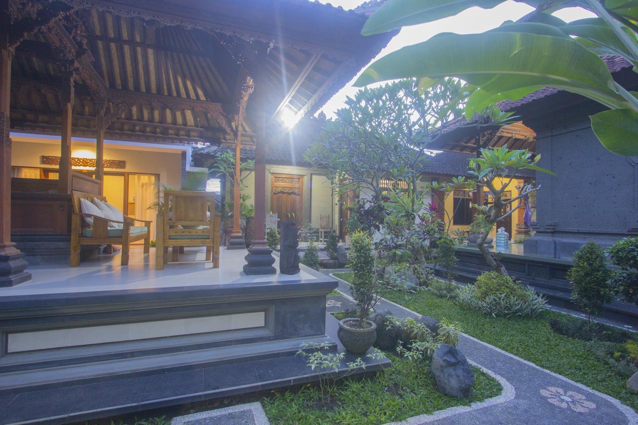 Nang Ade House Hotel Ubud  Exterior photo